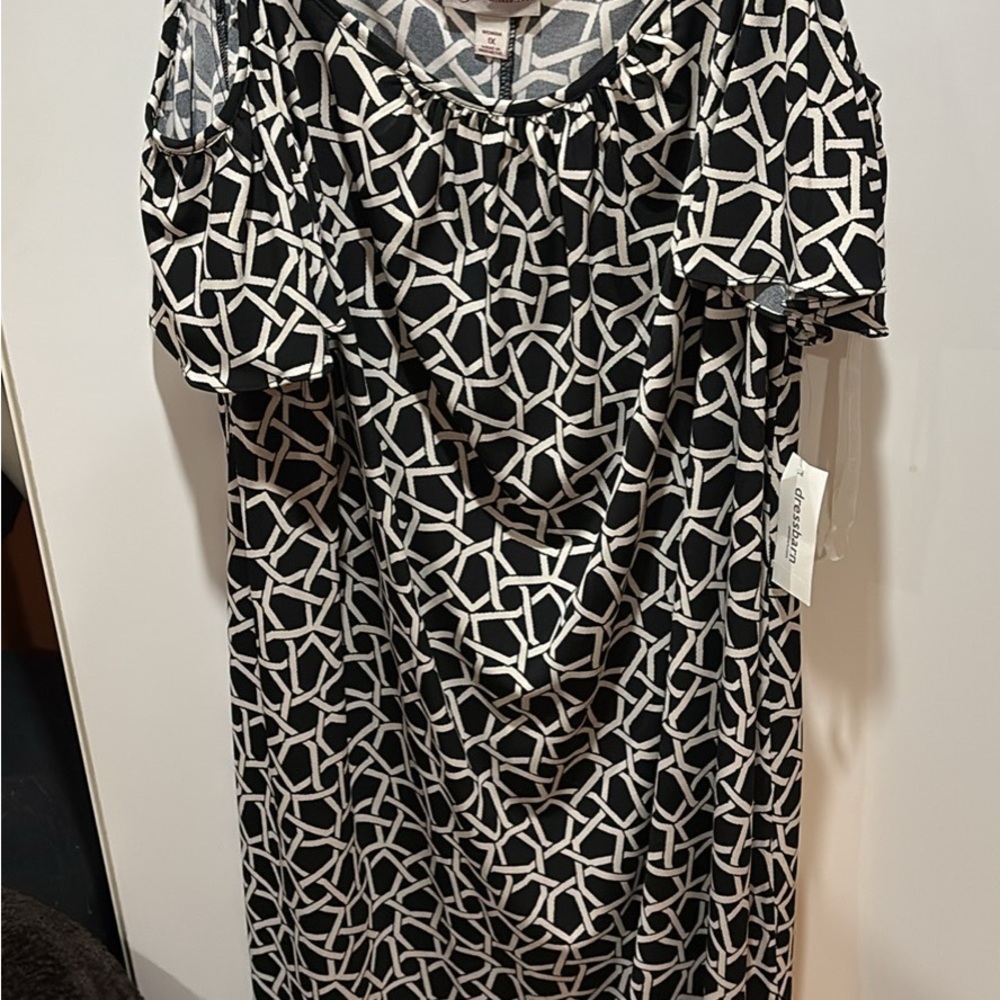 Black and White Geometric Pattern Dress